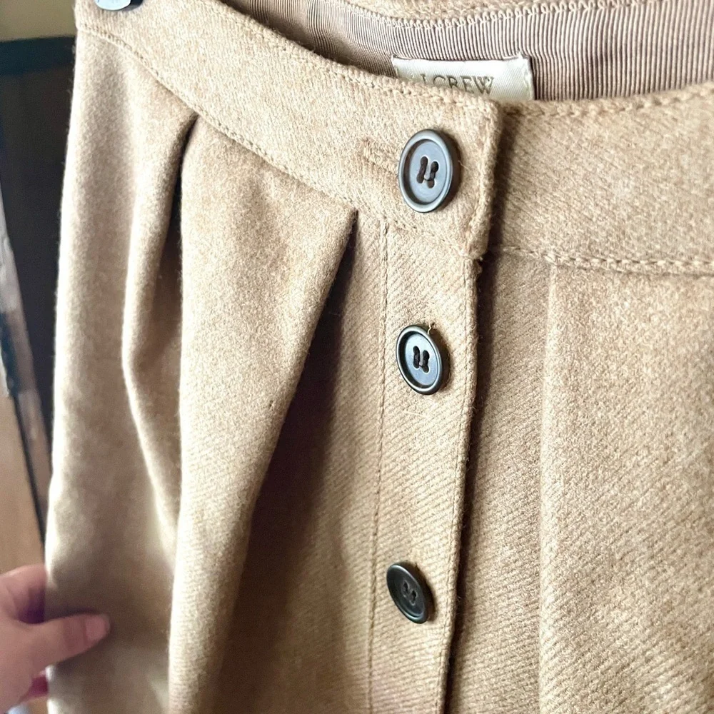 J. Crew 100% wool button front pleated knee length lined a-line skirt SZ 0 tan